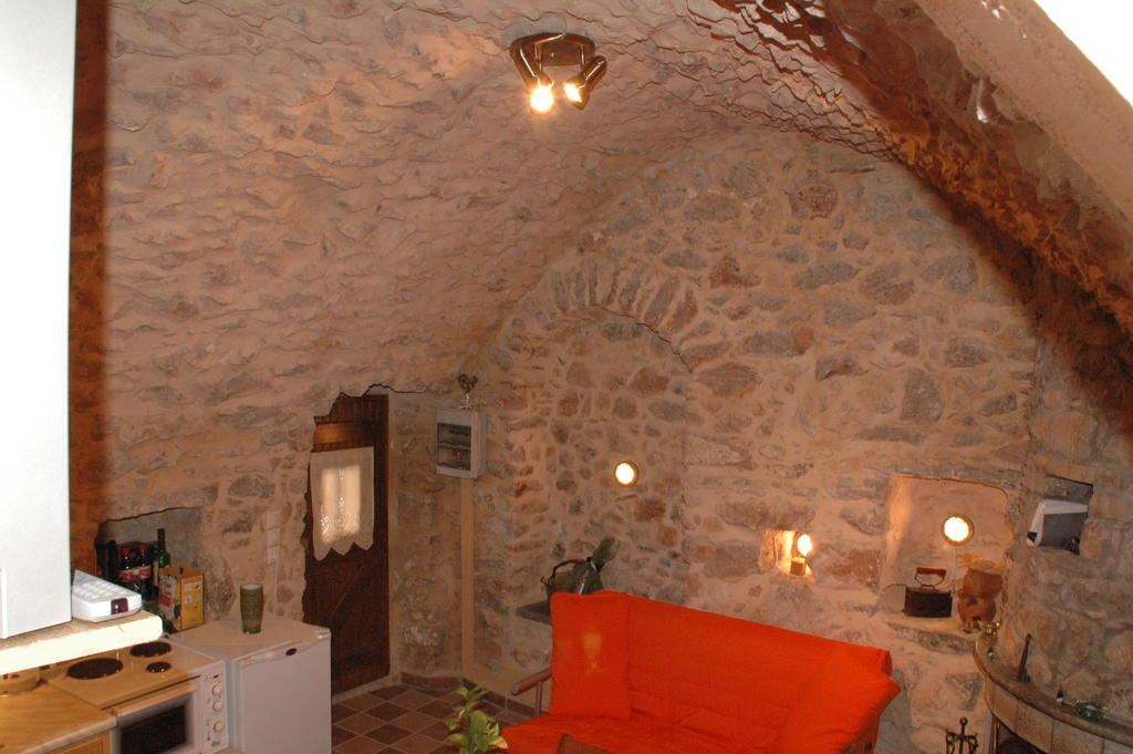 Stoneapartments, Γ Κωσταλοσ Και Σια Οε Avgonima Extérieur photo