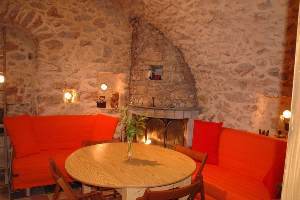 Stoneapartments, Γ Κωσταλοσ Και Σια Οε Avgonima Extérieur photo